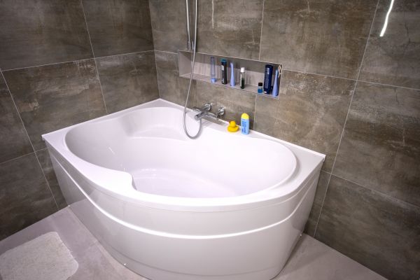 Large Bathtub Installation in Sunbury