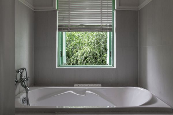 Fiberglass Tub Installation in Sunbury
